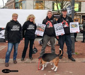 S.E.A. Suppression des Expériences sur L'Animal. avec Dany Dumbruch et vice président de Suppression des Expériences sur l'Animal asbl Yves DALCQ.